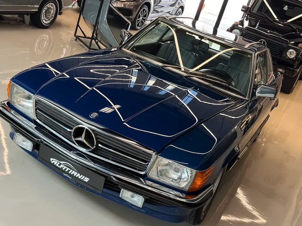 Classic 1983 Mercedes-Benz SL-Class 380 SL | Japanese Specs | Collector Grade - Image 6