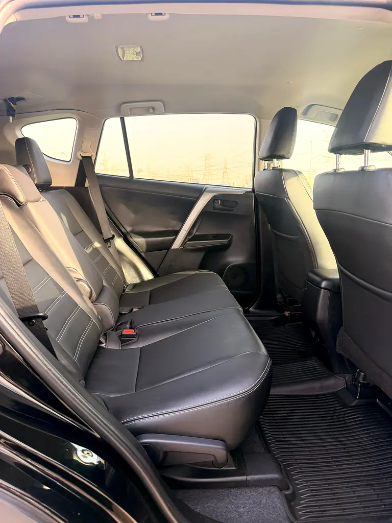 Toyota RAV4 LE 2017, LE - Well Maintained - Image 10