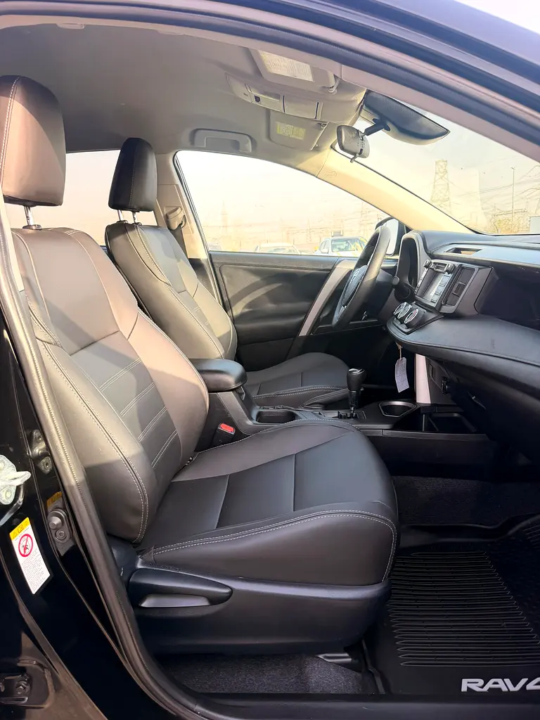 Toyota RAV4 LE 2017, LE - Well Maintained - Image 11