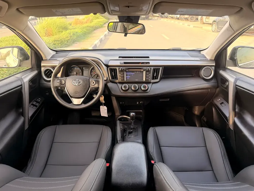 Toyota RAV4 LE 2017, LE - Well Maintained - Image 4