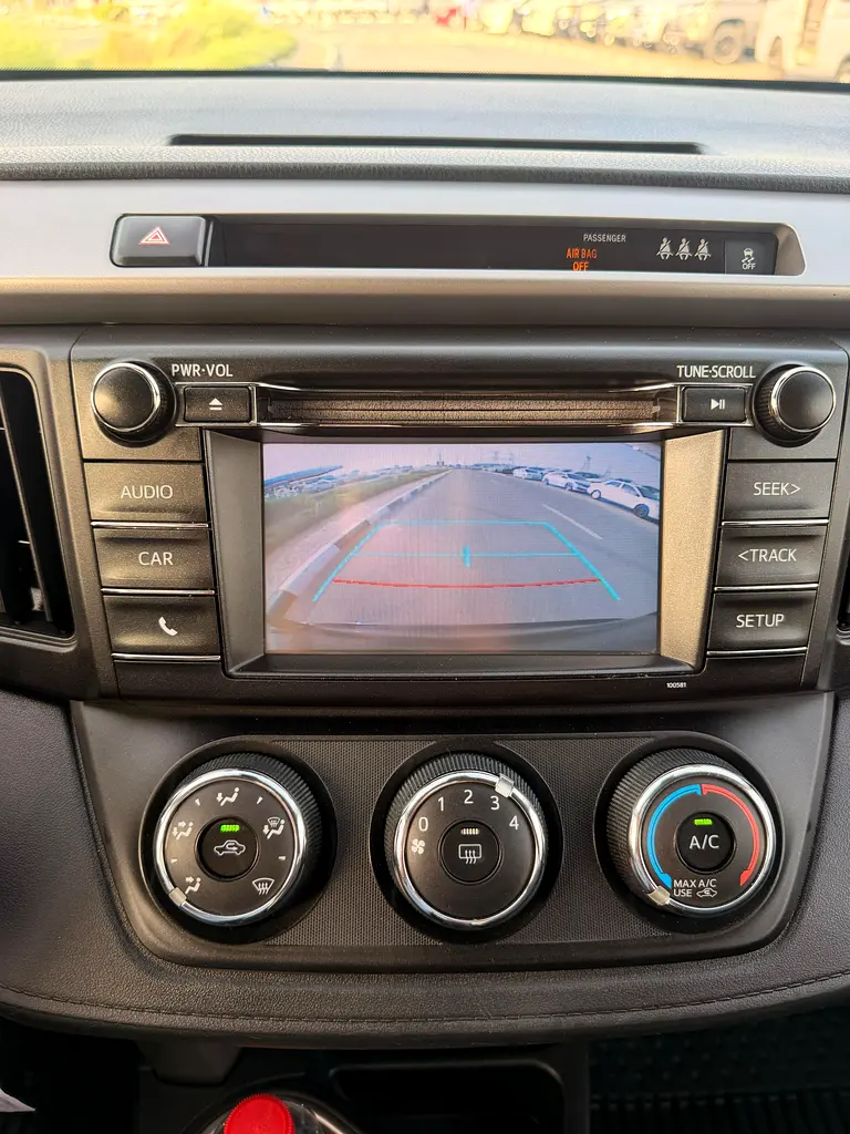 Toyota RAV4 LE 2017, LE - Well Maintained - Image 5