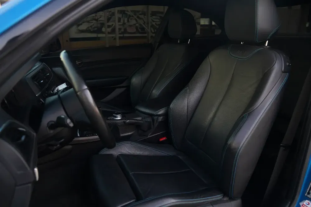 Perfect  car manual gear LIMTED  edition low milage - Image 9