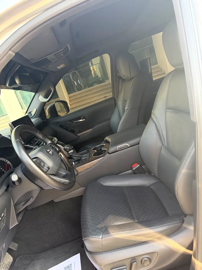 Toyota Land Cruiser VXR 2024 GCC Specs - Image 11