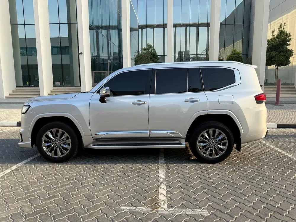 Toyota Land Cruiser VXR 2024 GCC Specs - Image 14