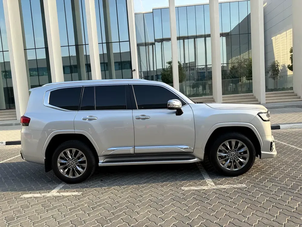 Toyota Land Cruiser VXR 2024 GCC Specs - Image 16