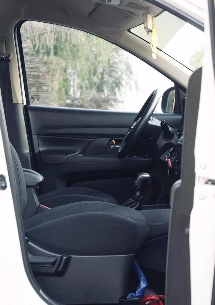 2025 Suzuki Ertiga GL | Warranty till 2027 | GCC Specs | Fuel-efficient - Image 17