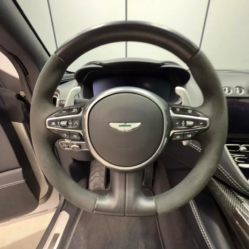 Aston Martin DBX 707 2023 - European Specs - Image 11