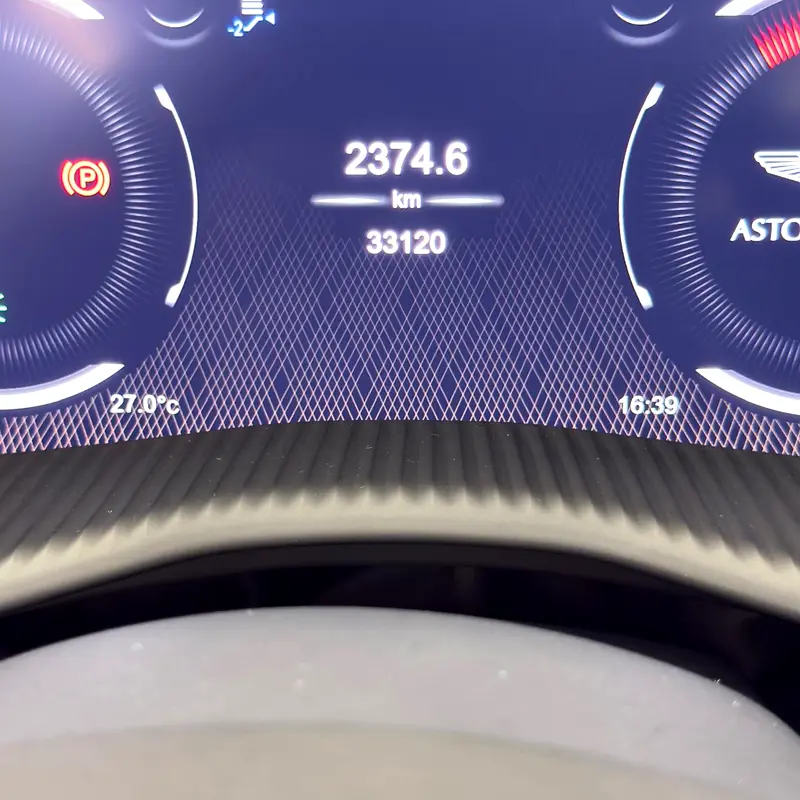Aston Martin DBX 707 2023 - European Specs - Image 16