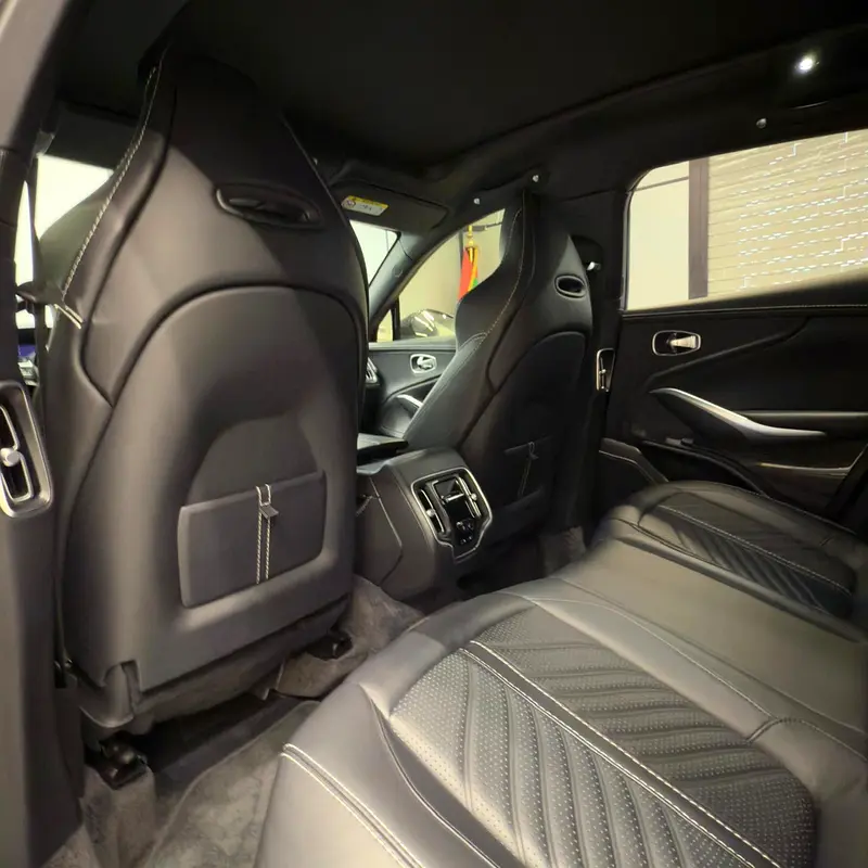 Aston Martin DBX 707 2023 - European Specs - Image 18