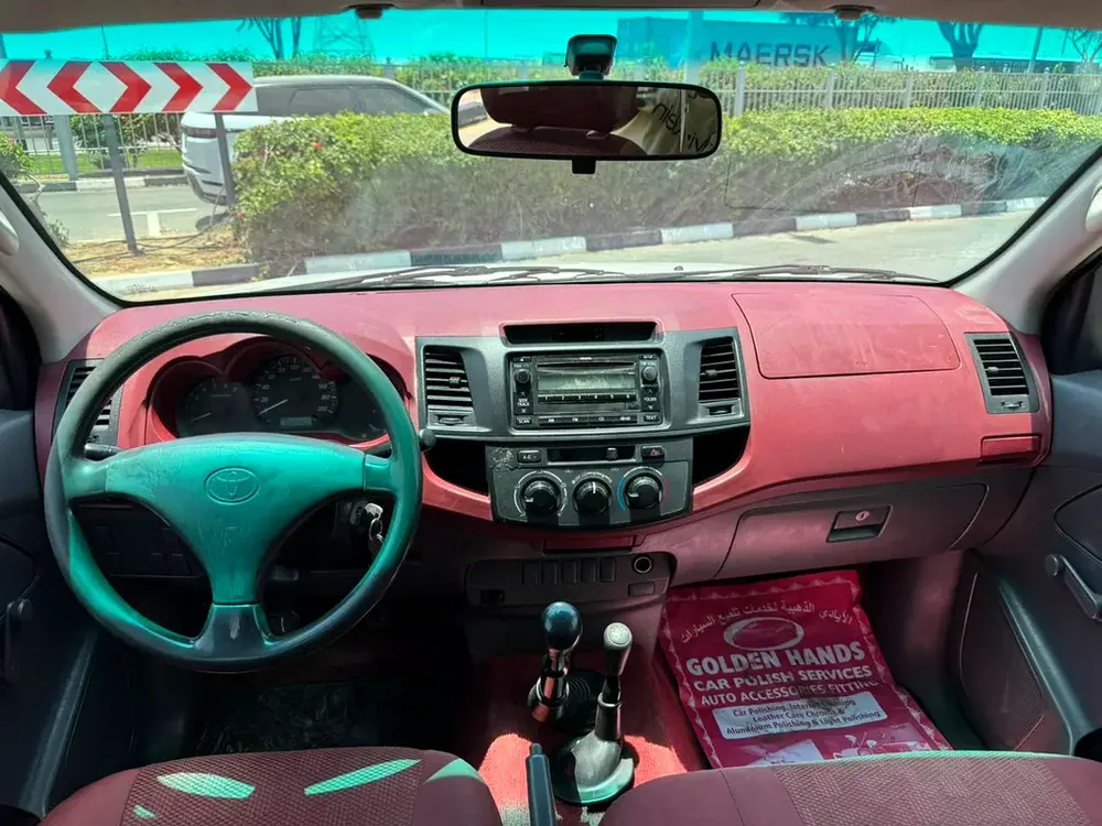 Toyota Hilux  Pickup, petrol ⛽️ (Double Cabin 4×4  GCC ) - Image 7