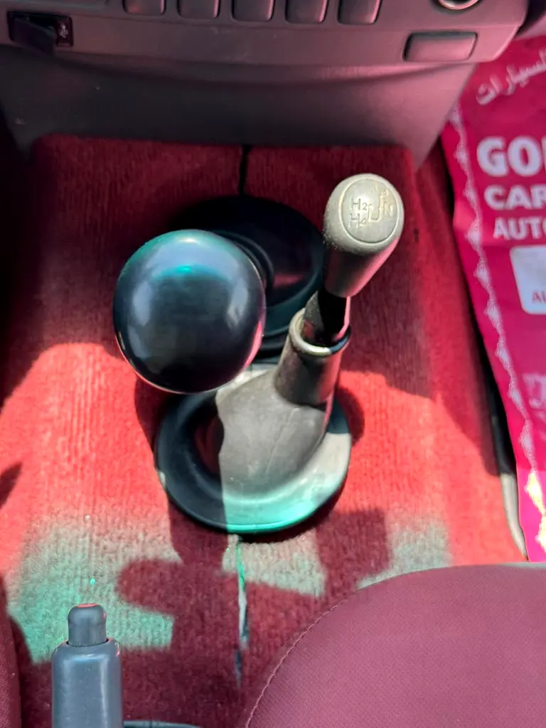 Toyota Hilux  Pickup, petrol ⛽️ (Double Cabin 4×4  GCC ) - Image 8