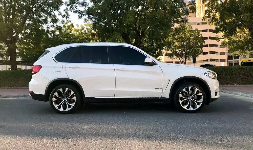 BMW X5 xDrive50i Luxury-Line 2015 GCC Specs - Image 5