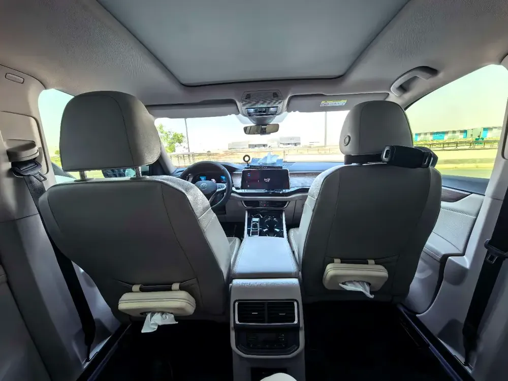 Volkswagen Teramont 2024 R Line, under agency warranty and service contract - Image 9