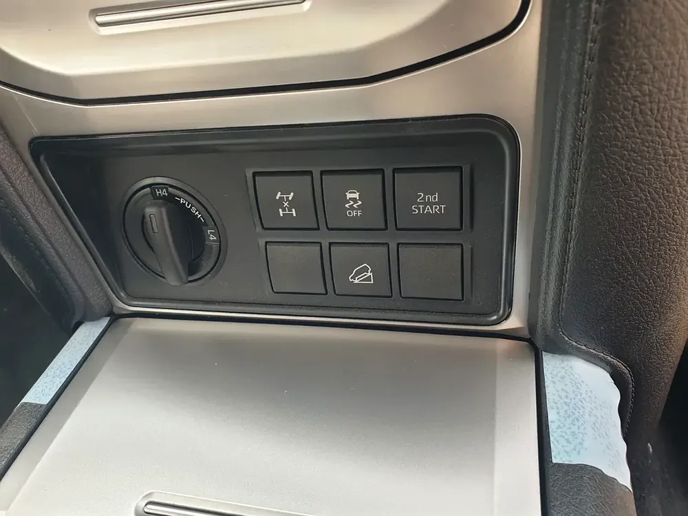 TOYOTA PRADO DSL 2022 BRAND NEW - Image 9