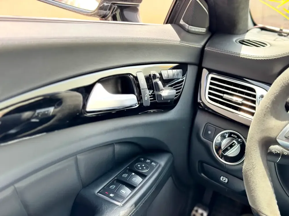 MERCEDES BENZ AMG CLS 63 II FULL SERVICE II - Image 7