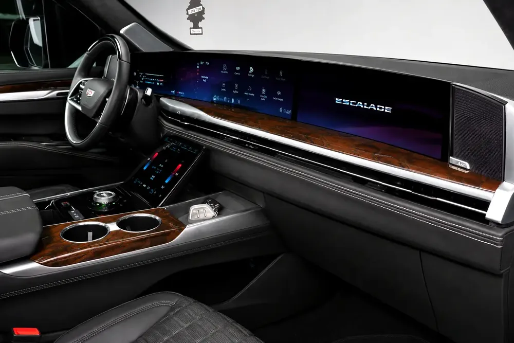 2025 Cadillac Escalade Sport Platinum - GCC Specs - Brand New - Image 13