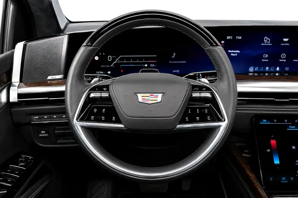 2025 Cadillac Escalade Sport Platinum - GCC Specs - Brand New - Image 15