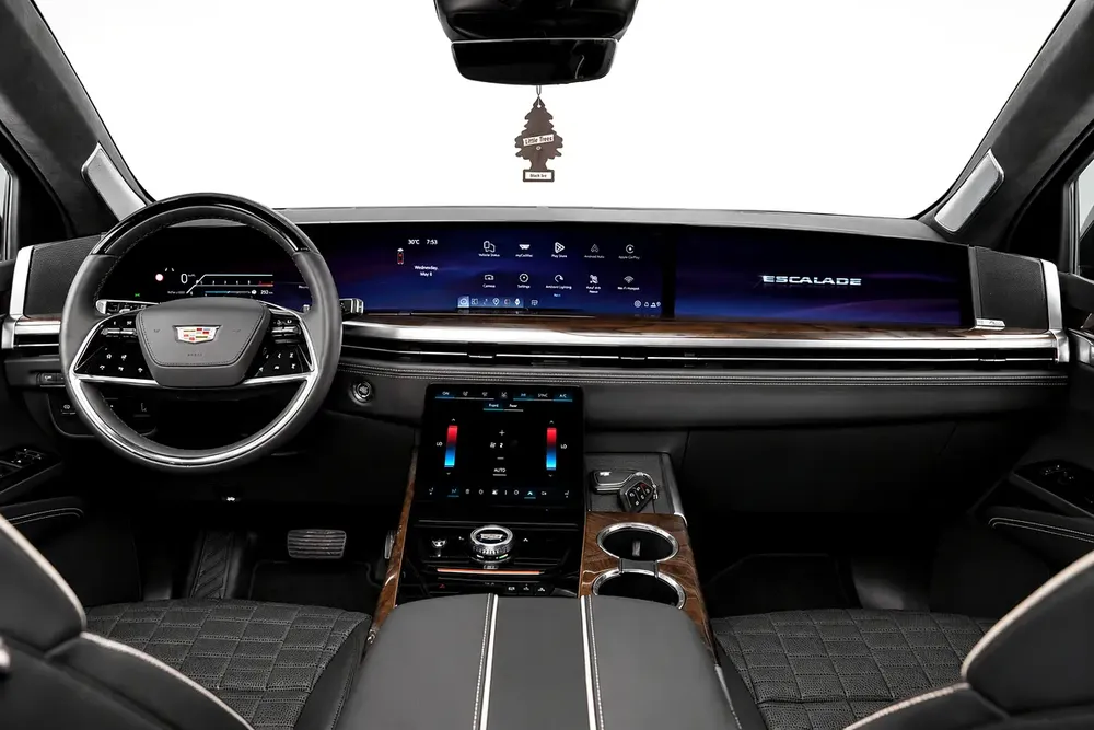 2025 Cadillac Escalade Sport Platinum - GCC Specs - Brand New - Image 18