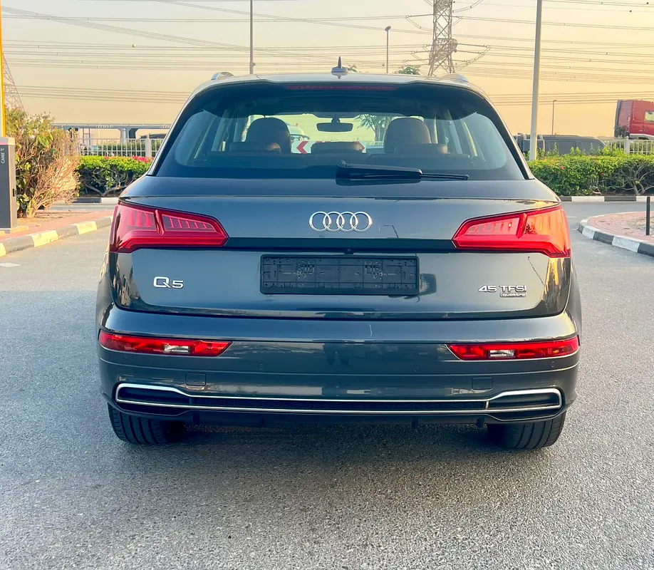 Audi Q5 45 TFSI quattro S line 2020 - GCC Specs - Excellent Condition - Image 7