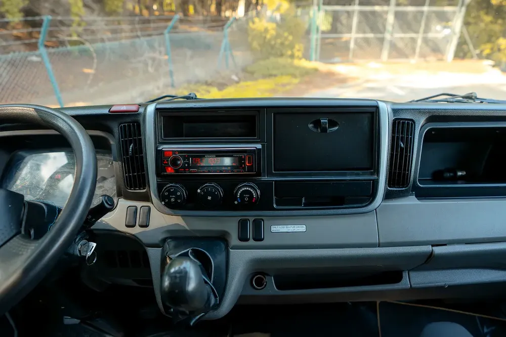 Mitsubishi Canter Cargo Body | Diesel | GCC Specs | Ref#M11073 - Image 12
