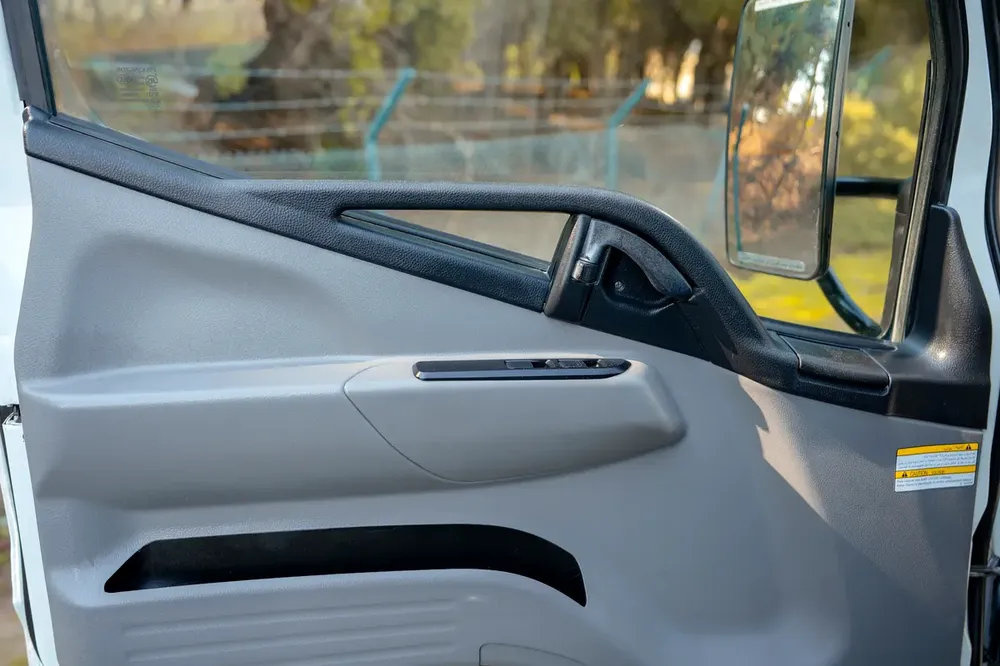 Mitsubishi Canter Cargo Body | Diesel | GCC Specs | Ref#M11073 - Image 14