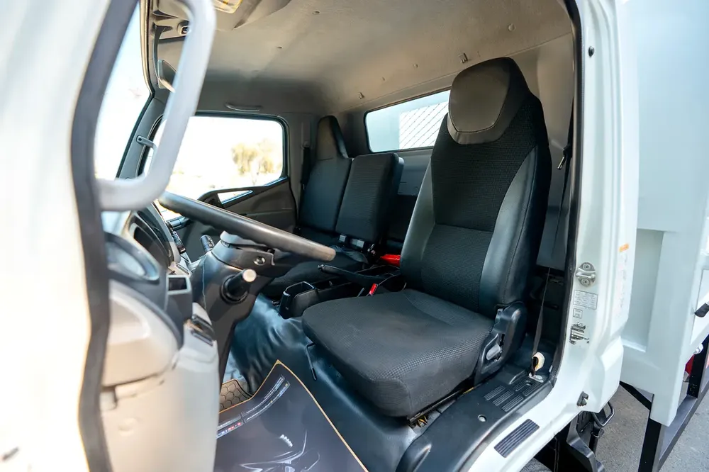 Mitsubishi Canter Cargo Body | Diesel | GCC Specs | Ref#M11073 - Image 8