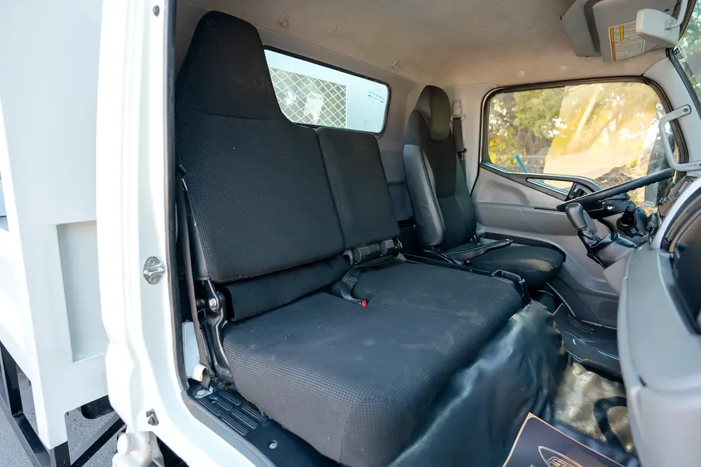 Mitsubishi Canter Cargo Body | Diesel | GCC Specs | Ref#M11073 - Image 9