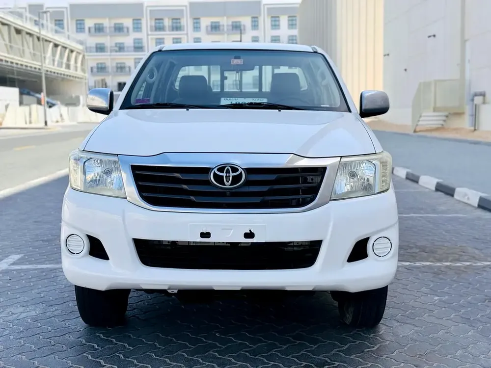 Toyota Hilux // Gcc space // 4 WD Drive // Model 2013 // Good conditions - Image 4
