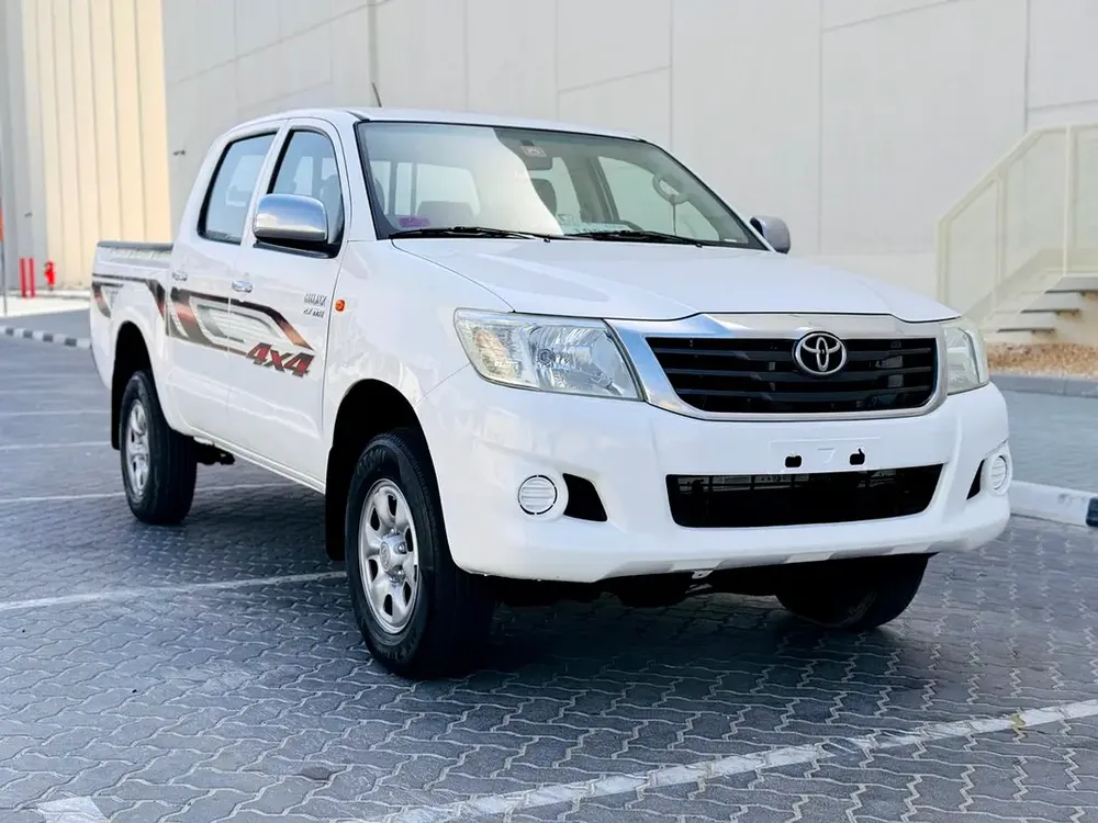 Toyota Hilux // Gcc space // 4 WD Drive // Model 2013 // Good conditions - Image 7