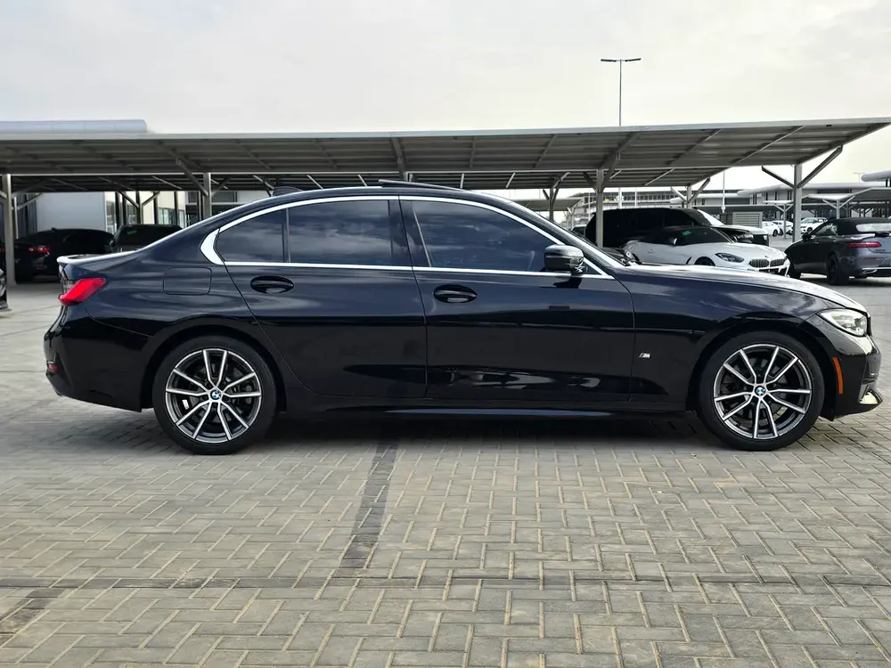 BMW 3-Series 330i 2020 - American Specs - GCC Stock - Image 6