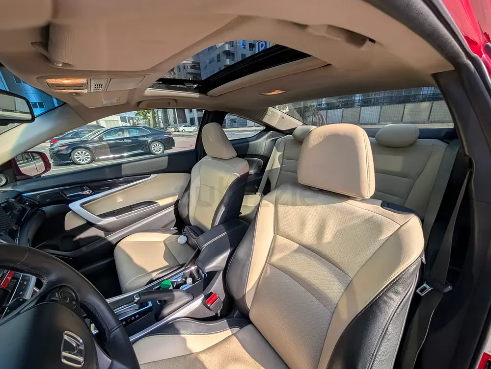 2015 Honda Accord V6 Coupe - Image 10