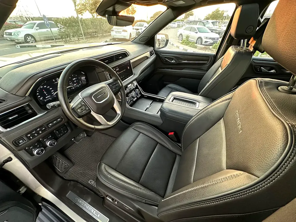 GMC YUKON DENALI 2024 GCC UNDER WARRANTY AND CONTRACT SERVICE FULL OPTION NO ACCIDENTS - Image 10