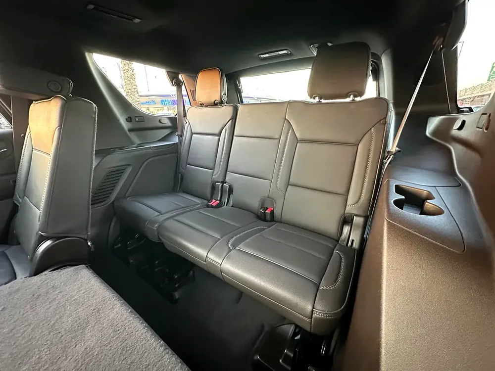 GMC YUKON DENALI 2024 GCC UNDER WARRANTY AND CONTRACT SERVICE FULL OPTION NO ACCIDENTS - Image 11