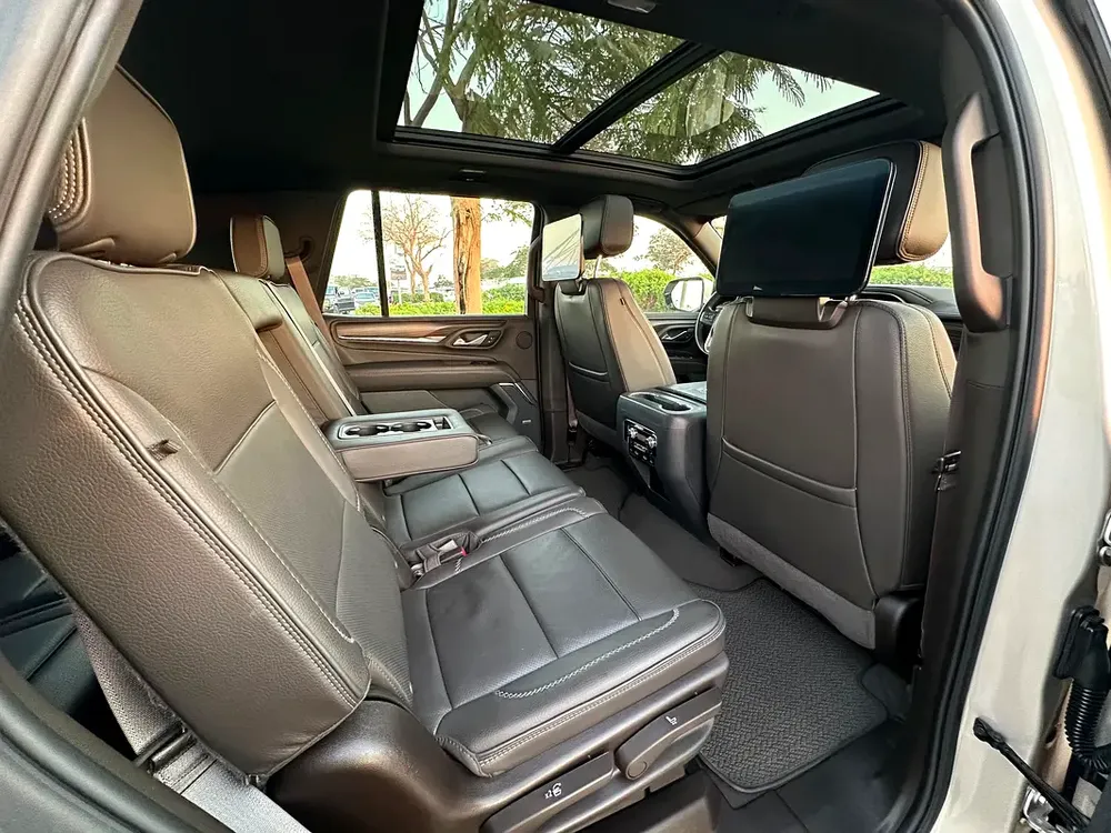 GMC YUKON DENALI 2024 GCC UNDER WARRANTY AND CONTRACT SERVICE FULL OPTION NO ACCIDENTS - Image 7