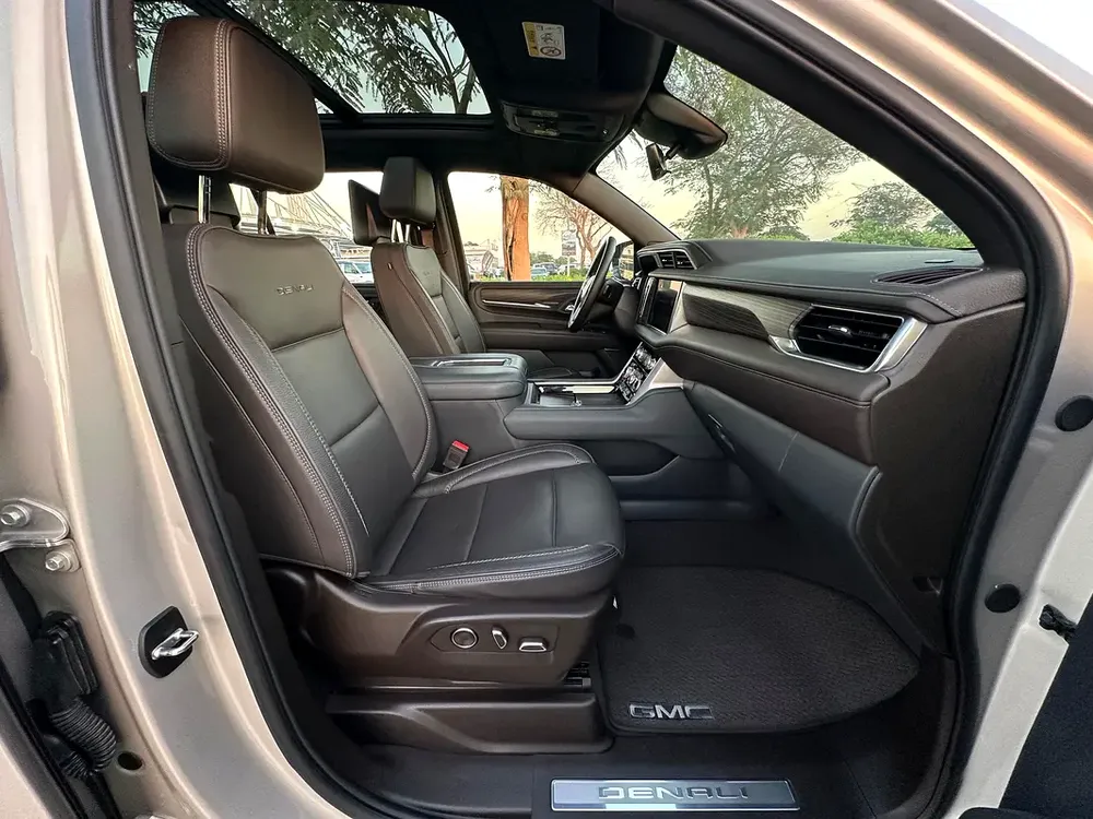 GMC YUKON DENALI 2024 GCC UNDER WARRANTY AND CONTRACT SERVICE FULL OPTION NO ACCIDENTS - Image 8
