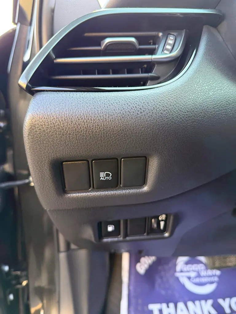 2019 TOYOTA CHR AWD ECO 2.0 USA IMPORTED - Image 13