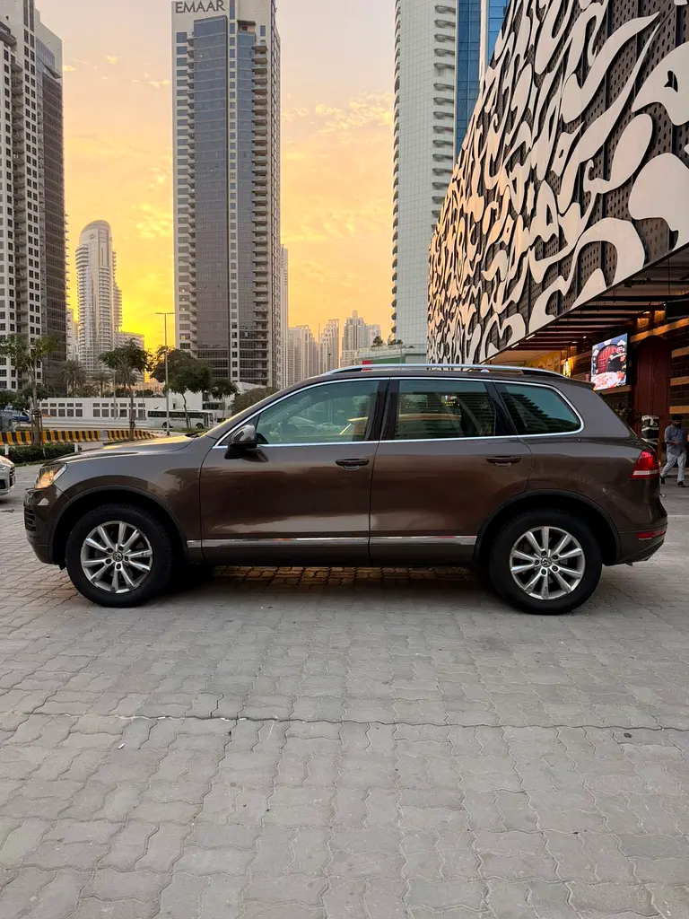 Volkswagen Touareg 2014 Mid Option GCC - Image 13