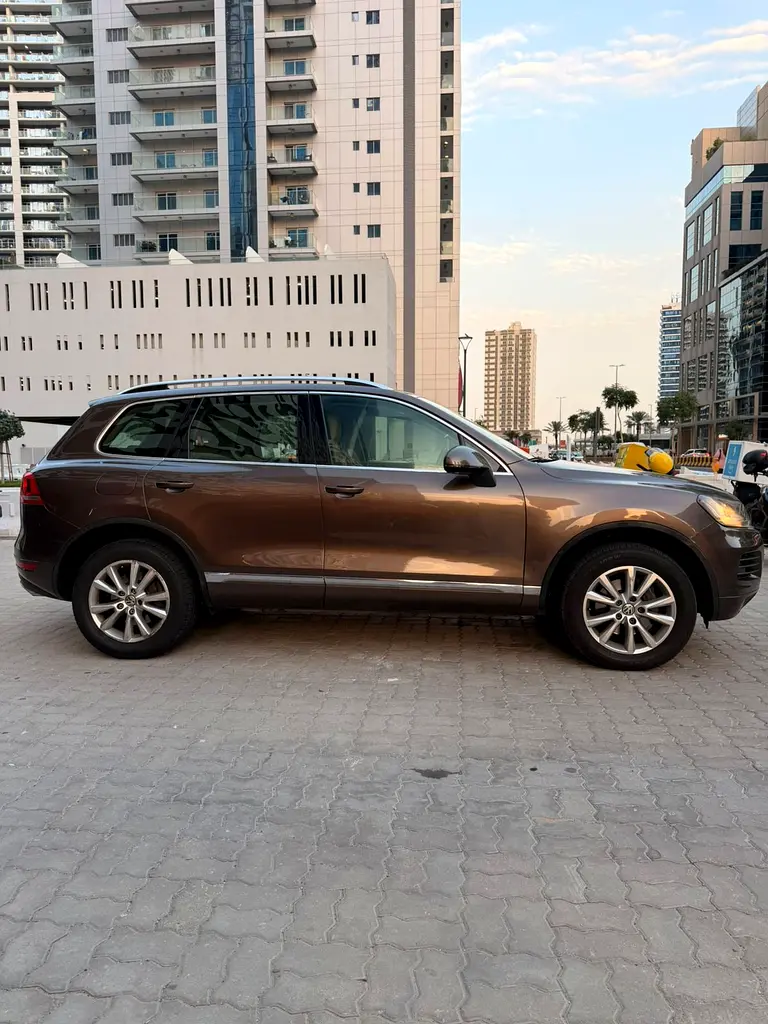 Volkswagen Touareg 2014 Mid Option GCC - Image 14