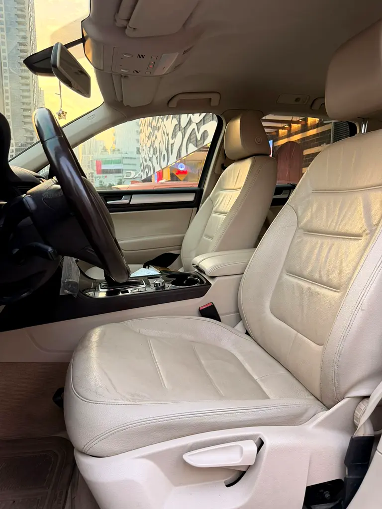 Volkswagen Touareg 2014 Mid Option GCC - Image 15