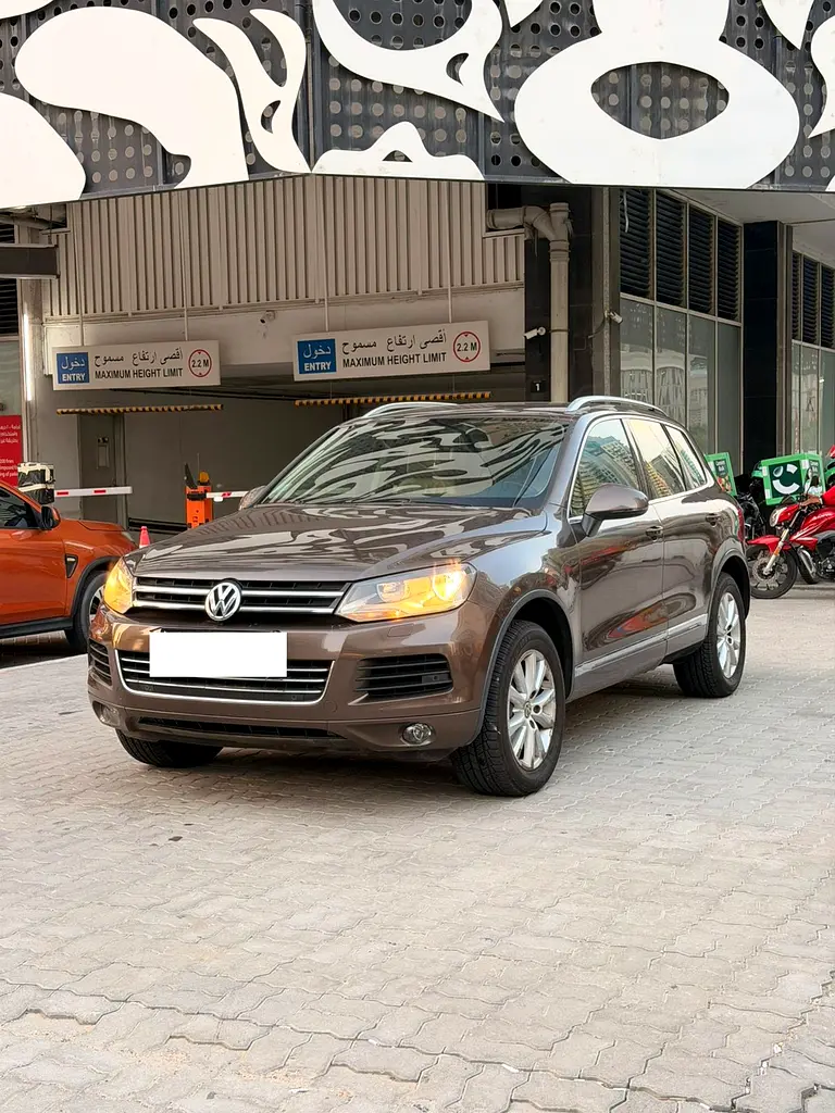 Volkswagen Touareg 2014 Mid Option GCC - Image 16