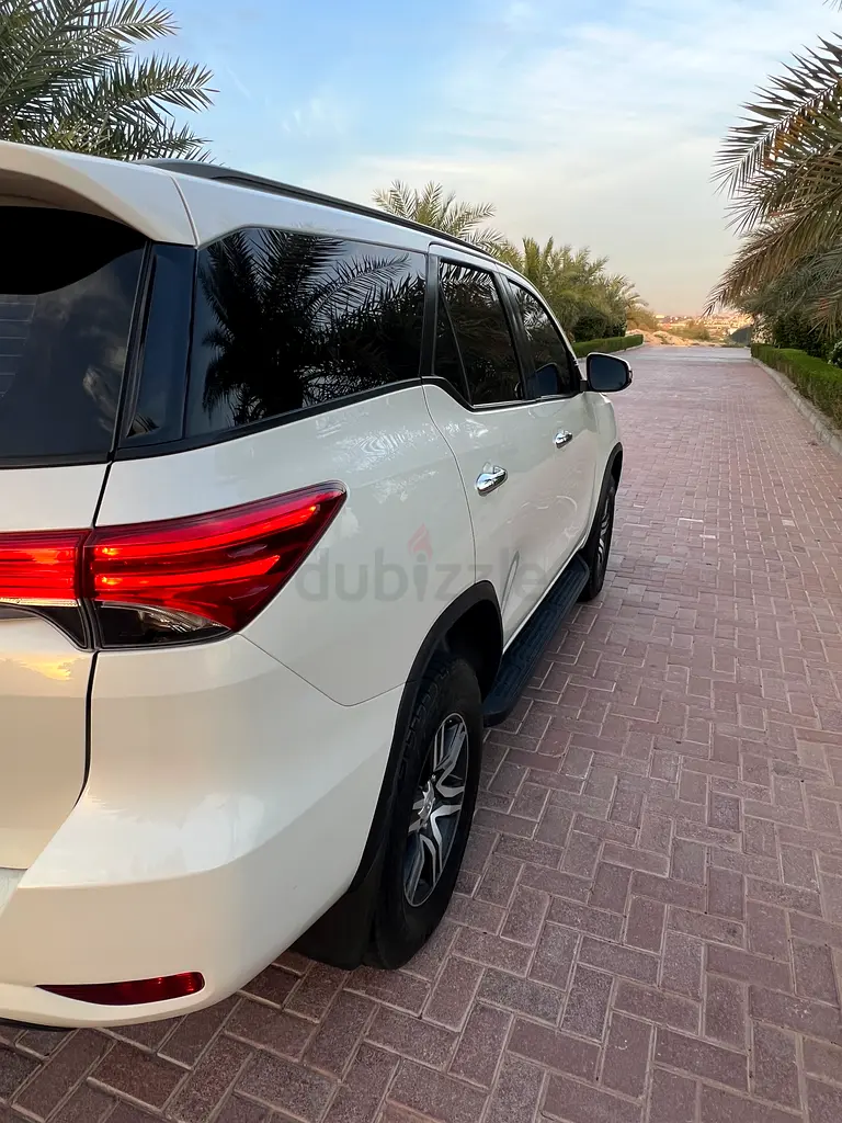 Lady Driven Toyota Fortuner 2020 EXR GCC Specs - Image 13