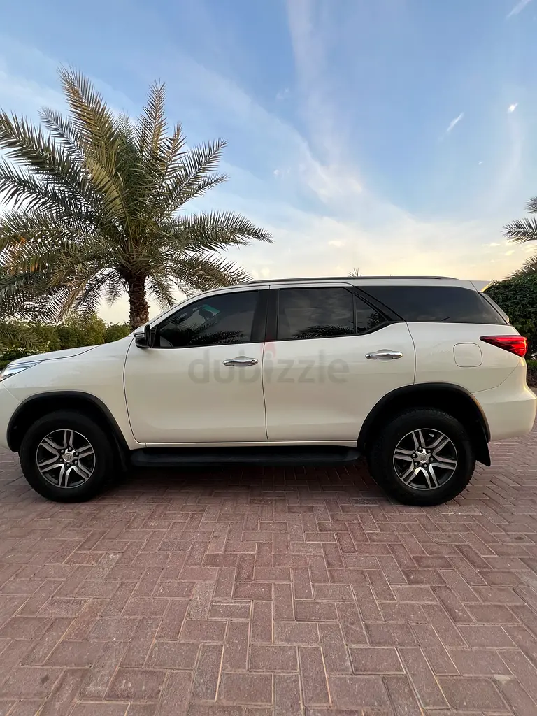 Lady Driven Toyota Fortuner 2020 EXR GCC Specs - Image 5