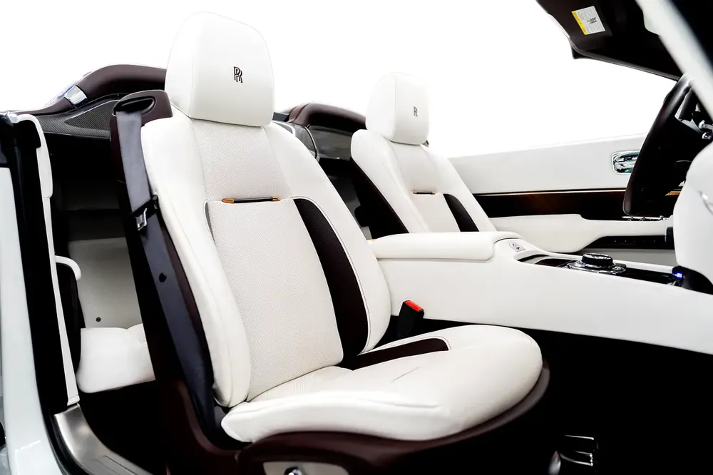 Rolls-Royce Dawn 2020 - Exquisite Luxury Convertible - Image 10