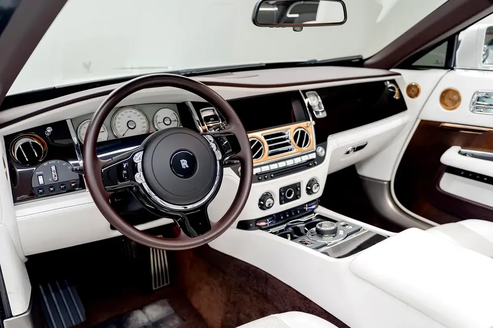 Rolls-Royce Dawn 2020 - Exquisite Luxury Convertible - Image 13