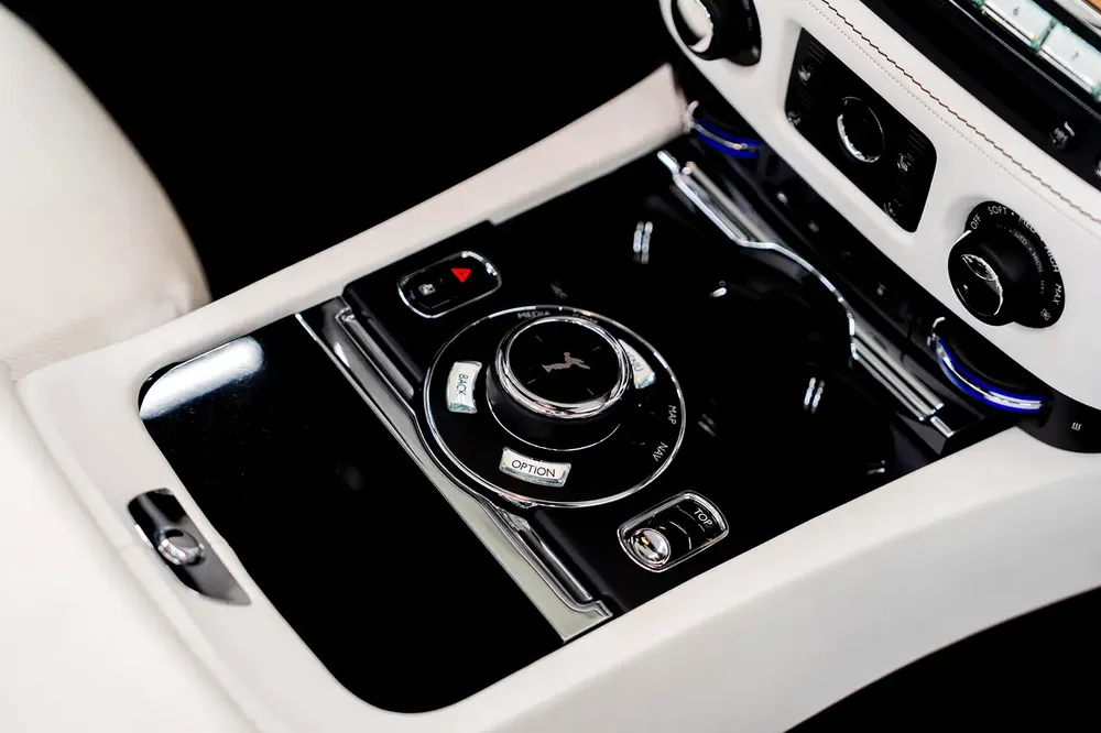 Rolls-Royce Dawn 2020 - Exquisite Luxury Convertible - Image 15