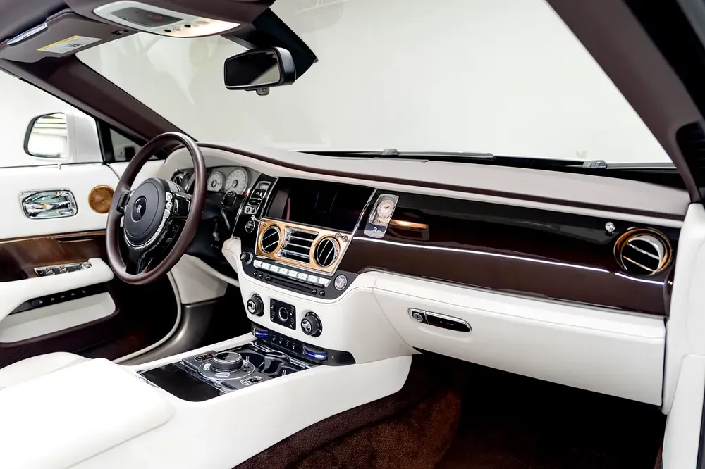 Rolls-Royce Dawn 2020 - Exquisite Luxury Convertible - Image 17