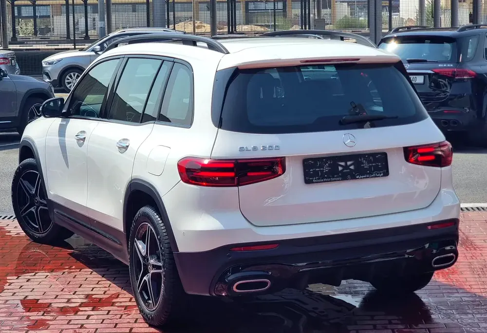 Mercedes-Benz GLB 200 AMG SUV 7 Seater Under Warranty 2025 GCC - Image 5