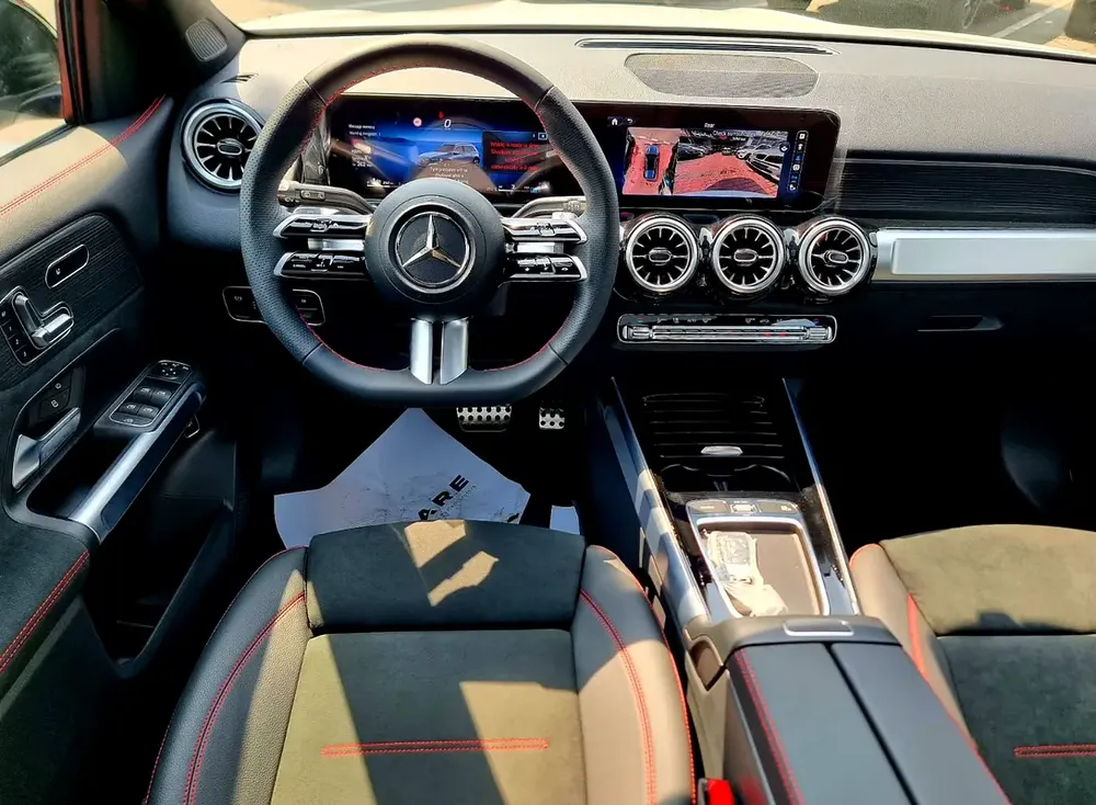 Mercedes-Benz GLB 200 AMG SUV 7 Seater Under Warranty 2025 GCC - Image 9