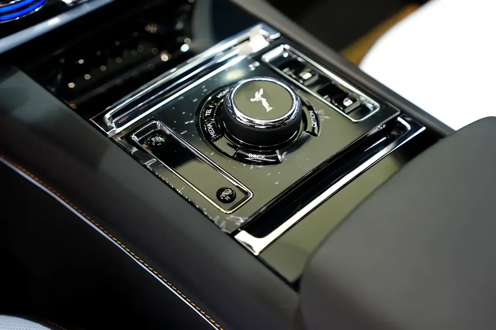 2024 Rolls-Royce Spectre, Bespoke Audio, Starlight, 293 KM ONLY, Dealer Warr + Serv!! - Image 11