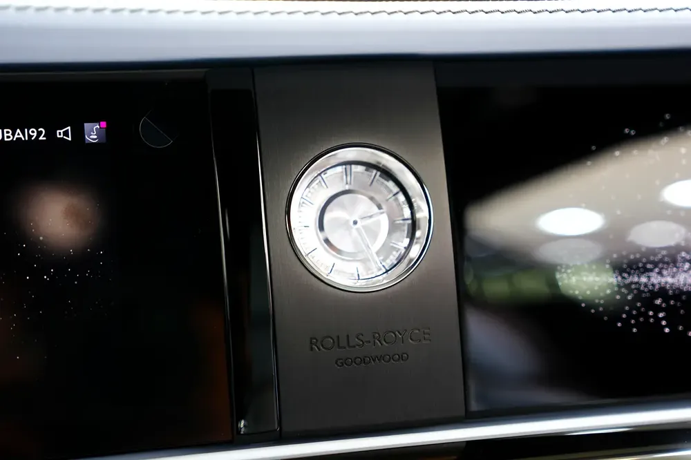 2024 Rolls-Royce Spectre, Bespoke Audio, Starlight, 293 KM ONLY, Dealer Warr + Serv!! - Image 12